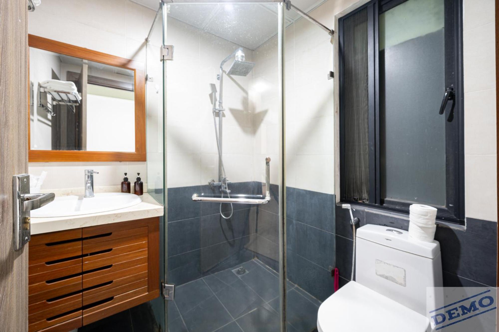 Luxe Paradise 80 Tu Hoa Hanoi